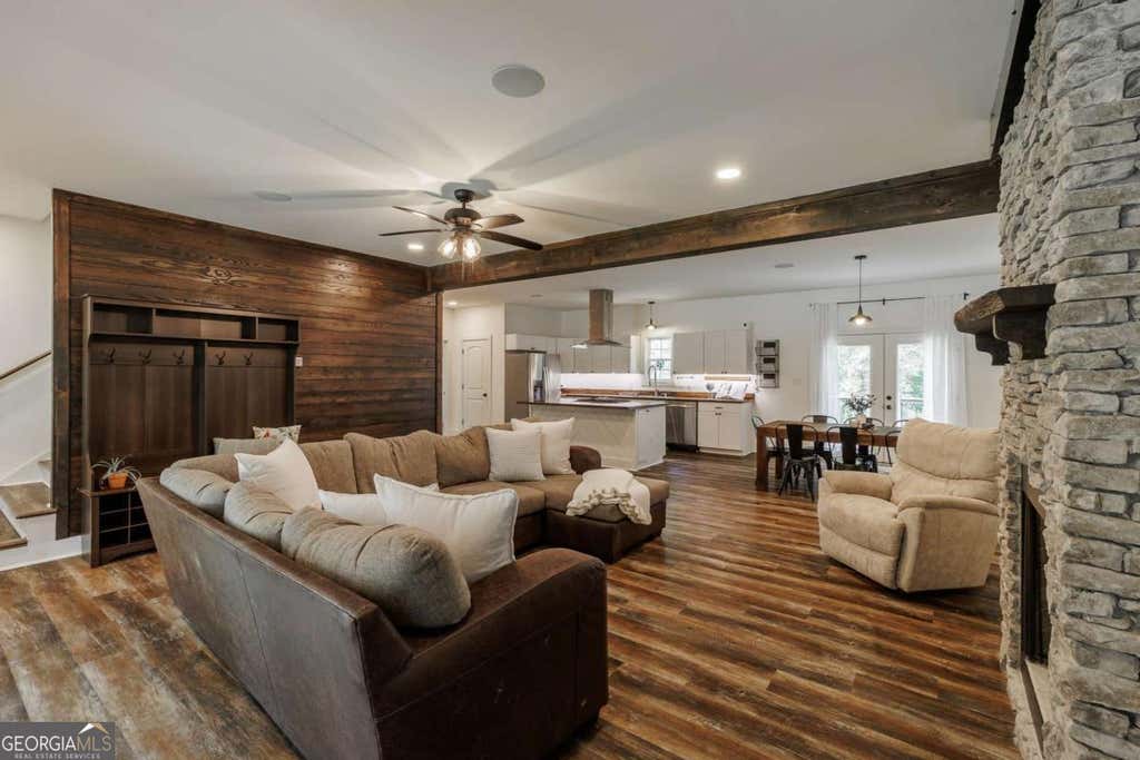 Photo of 930 James Holcomb Road, Hull, GA 30646 (MLS # 10798229)