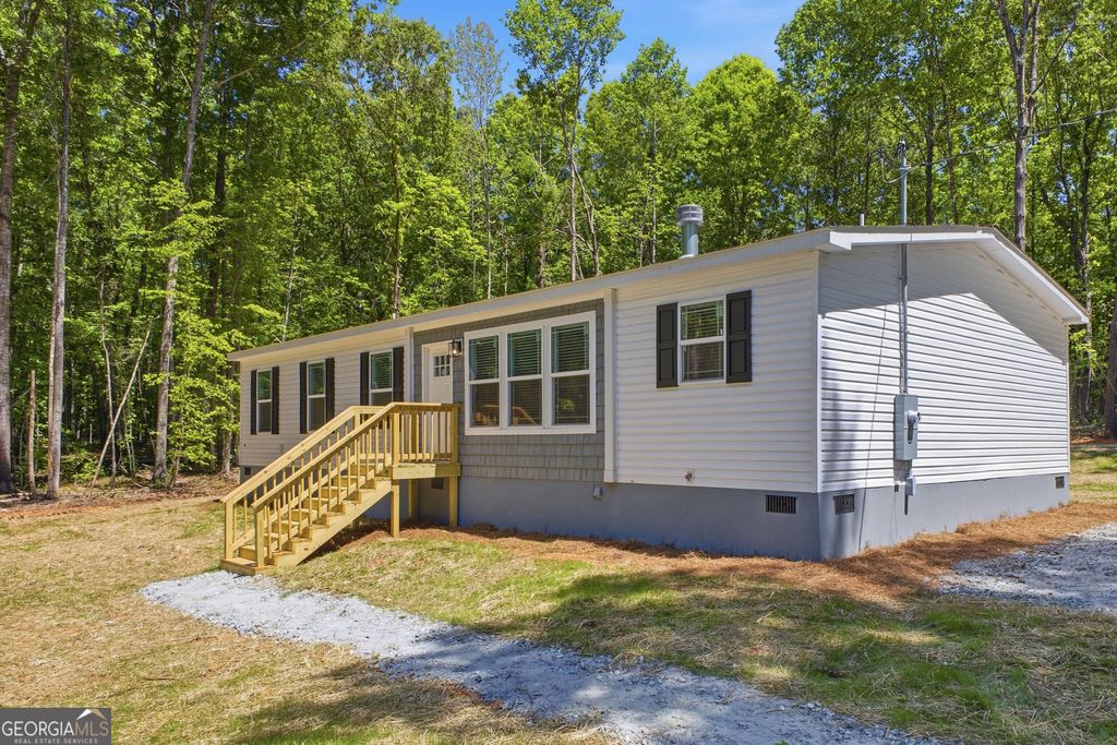 Photo of 140 Lakeshore Drive, Eatonton, GA 31024 (MLS # 10739481)