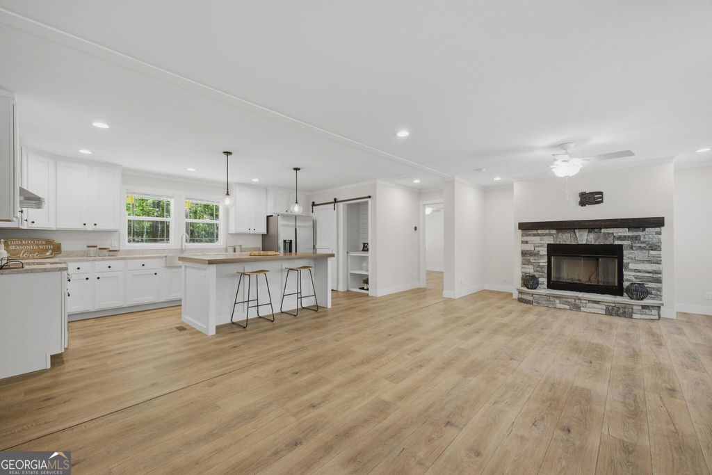 Photo of 140 Lakeshore Drive, Eatonton, GA 31024 (MLS # 10739481)