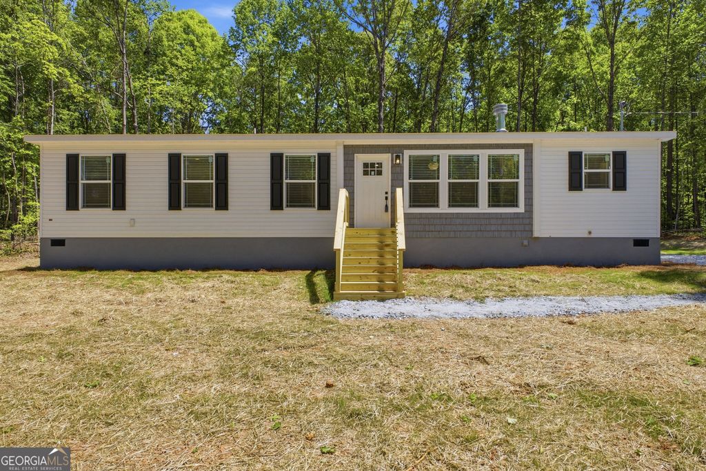 Photo of 140 Lakeshore Drive, Eatonton, GA 31024 (MLS # 10739481)