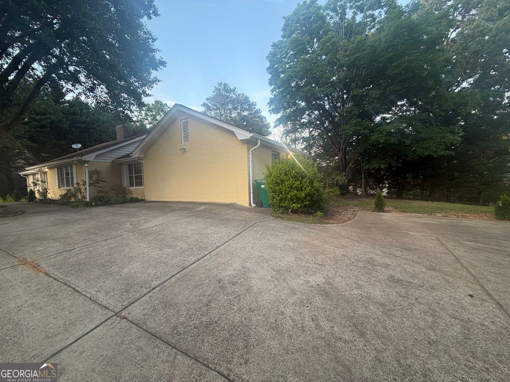 Photo of 981 Woodward Park Drive, Suwanee, GA 30024 (MLS # 10757531)