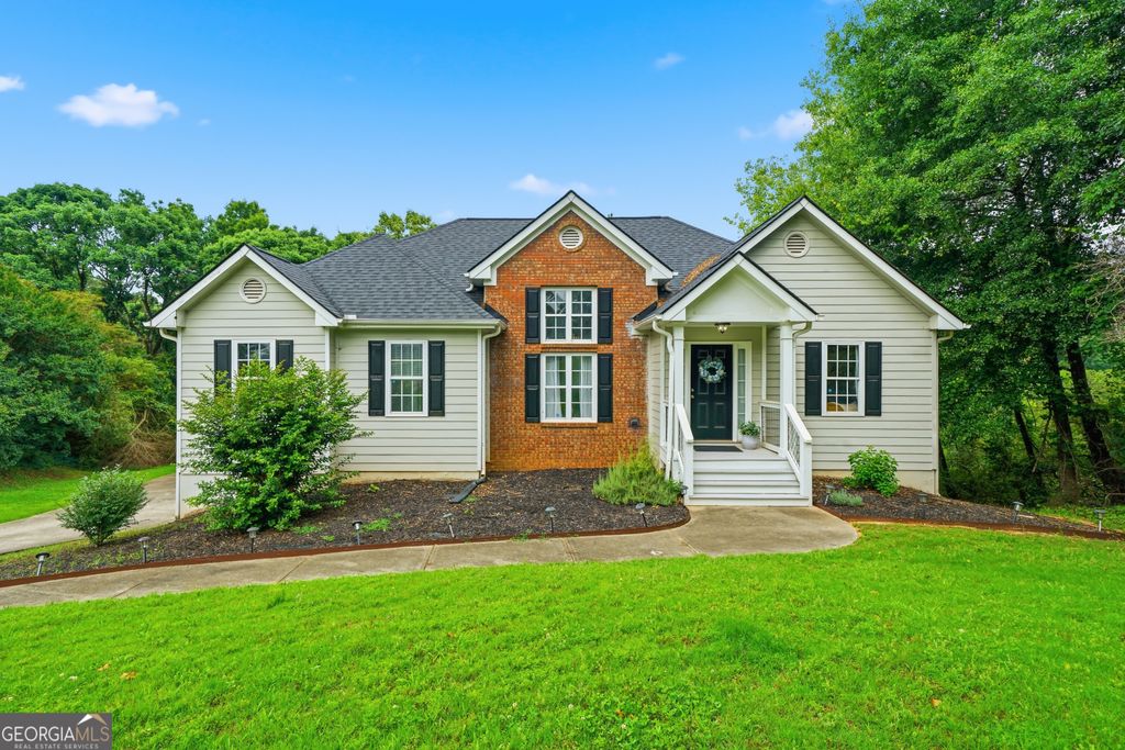 Photo of 7002 Estates Court, Loganville, GA 30052 (MLS # 10782076)