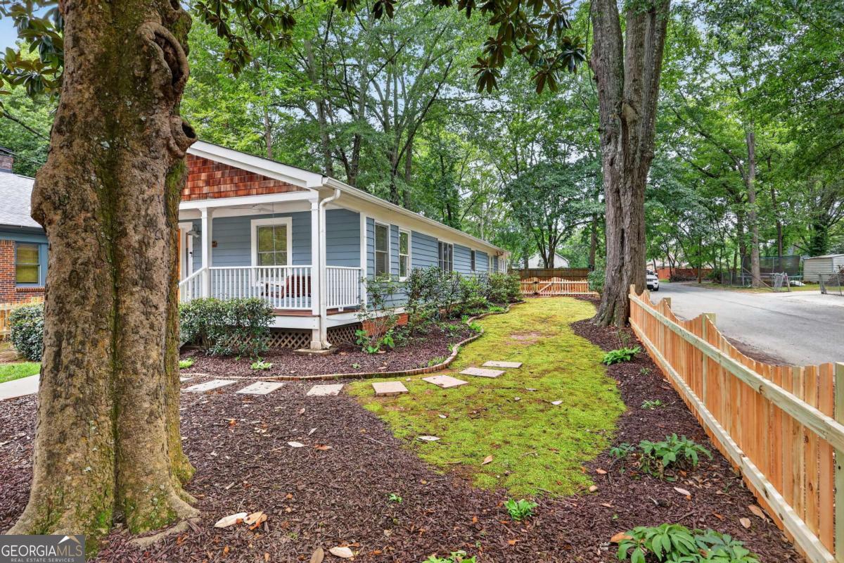 32 3rd AVE NE