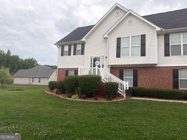 Photo of 300 Vineyard Ridge Lane, Griffin, GA 30223 (MLS # 10804190)