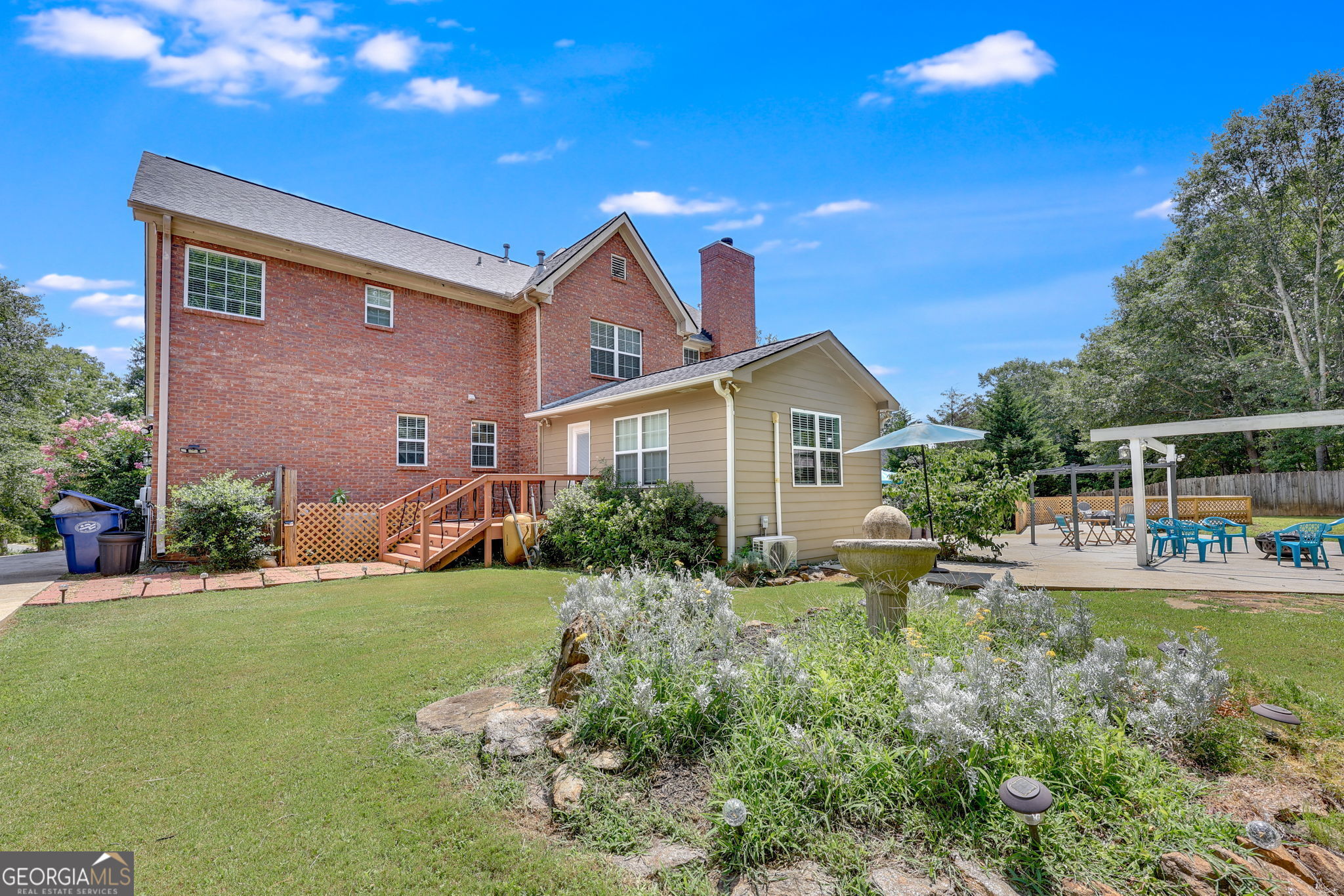 32 St. Ives CIR