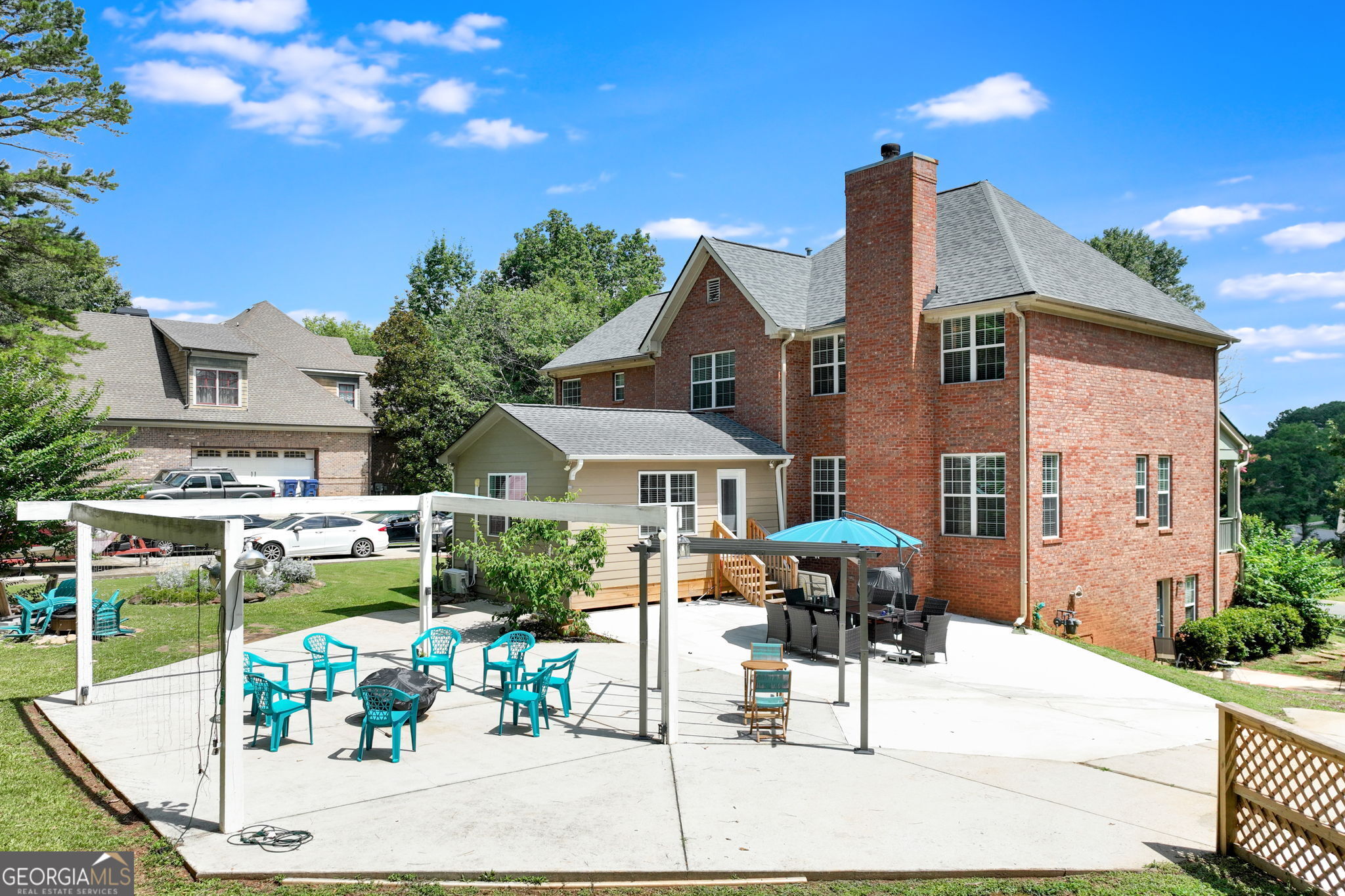 32 St. Ives CIR