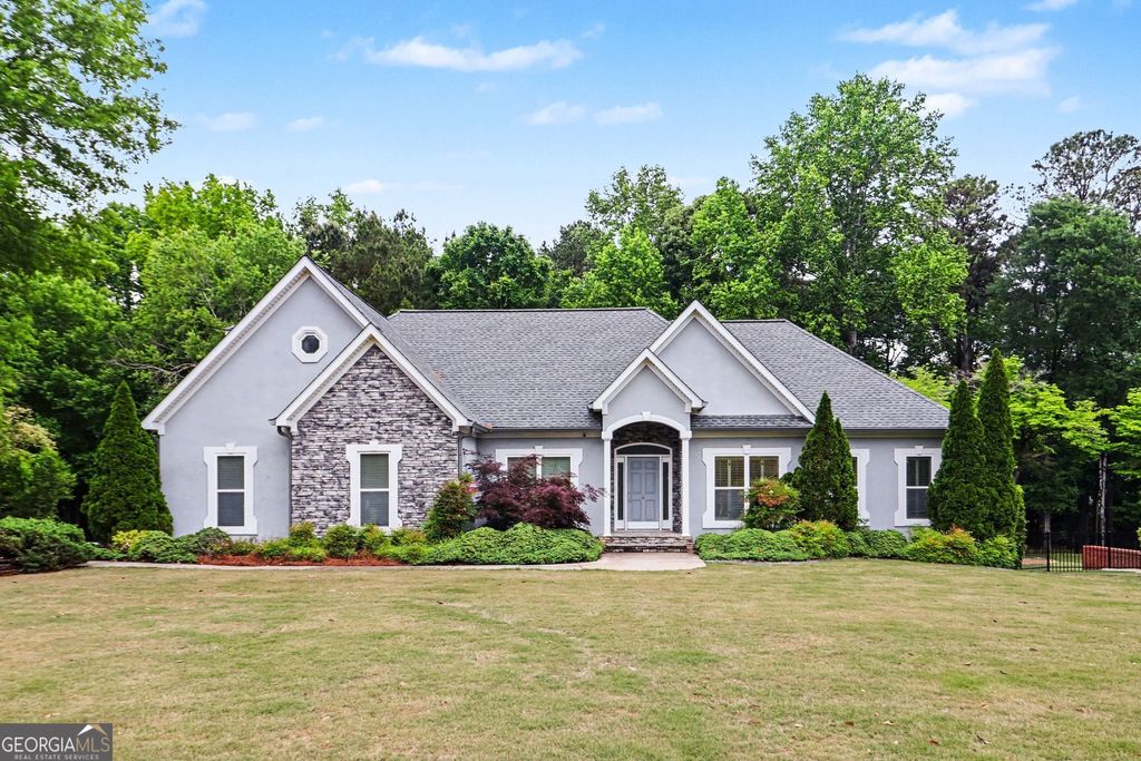 Photo of 95 Bay Drive, Newnan, GA 30263 (MLS # 10754539)
