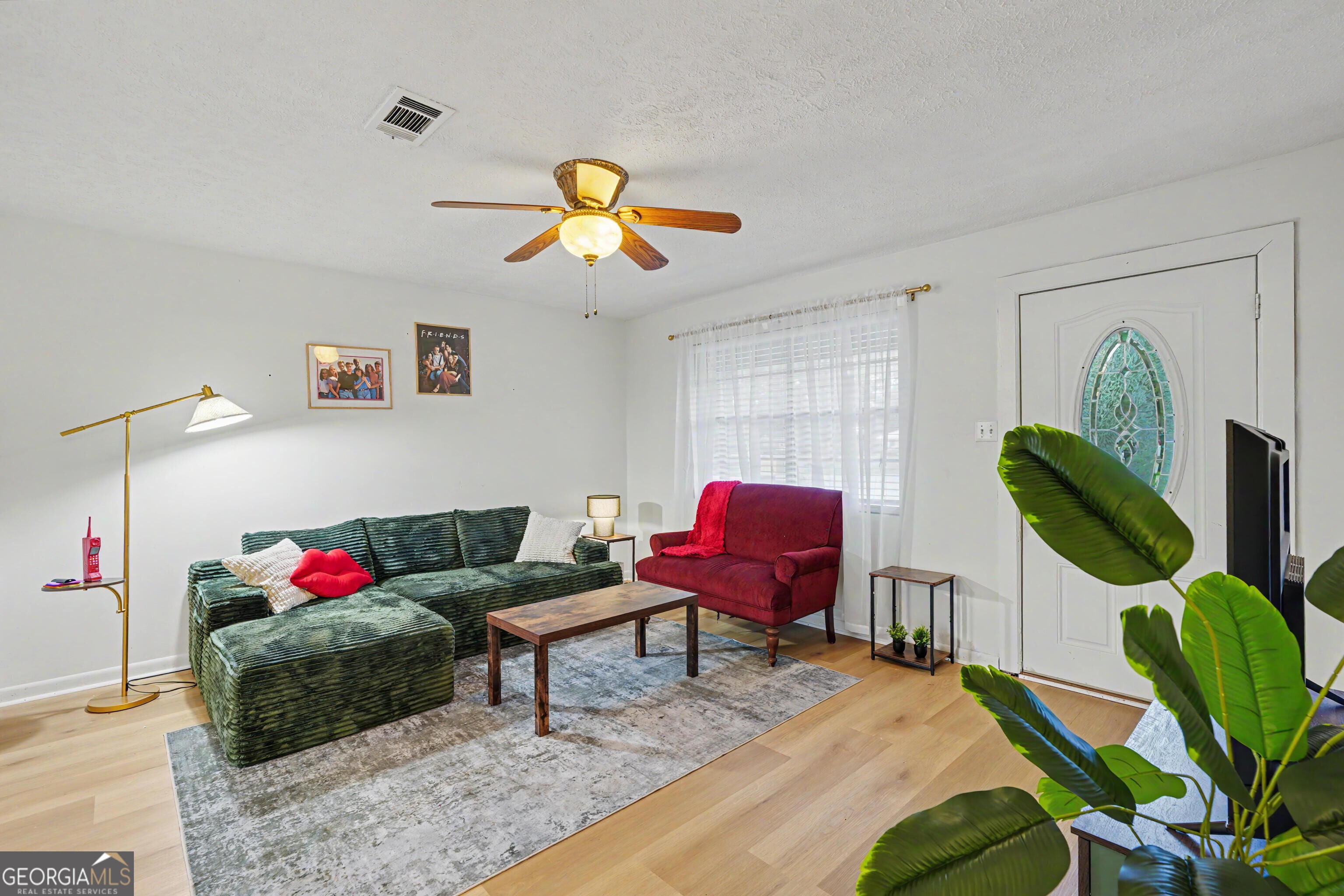 200 Melrose PL