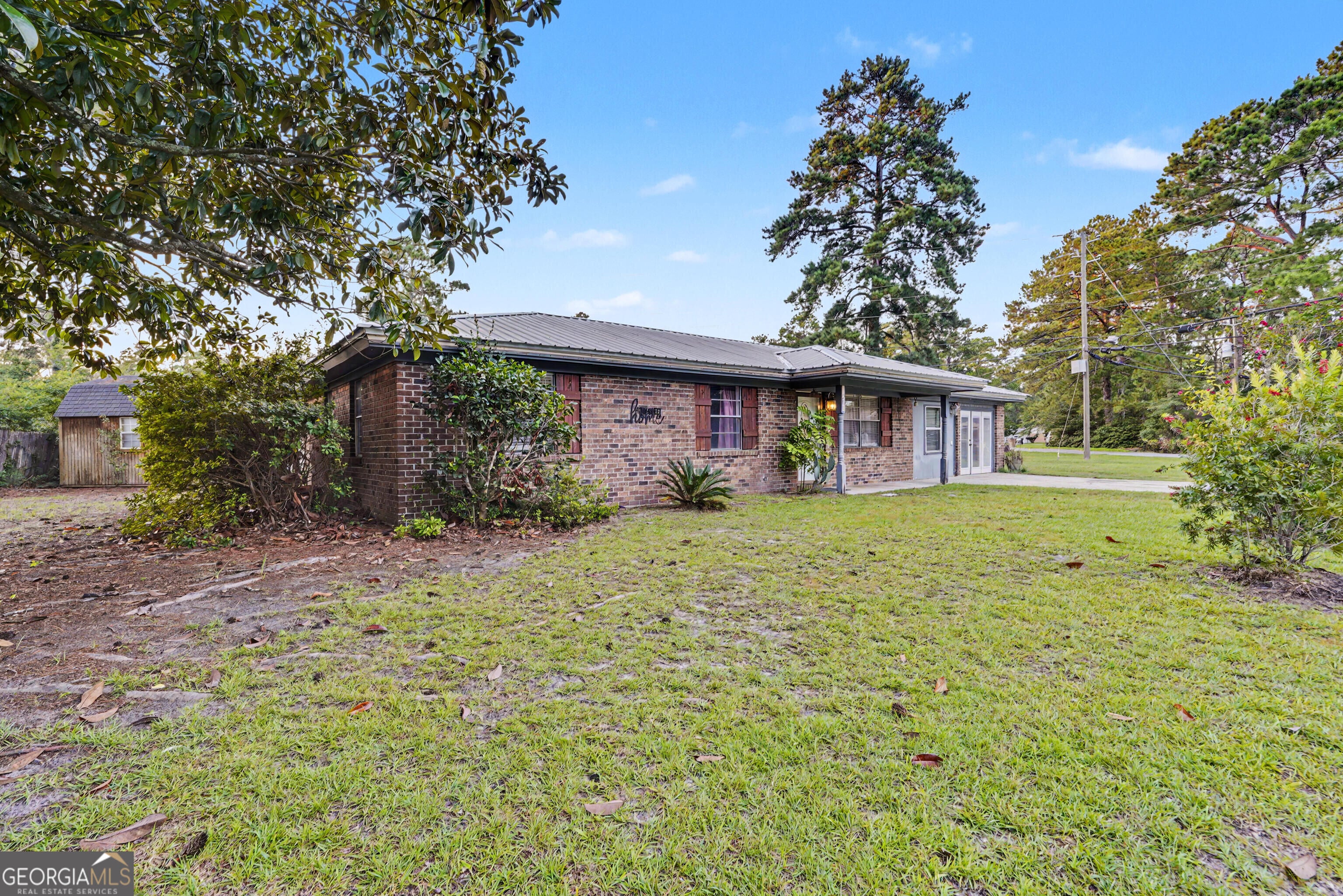 200 Melrose PL