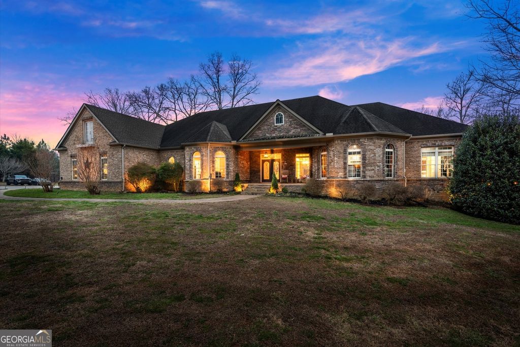 Photo of 456 E Valley Road NE, Rydal, GA 30171 (MLS # 10691406)