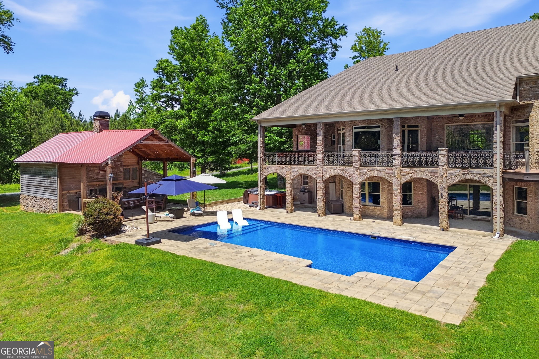 456 E Valley RD NE