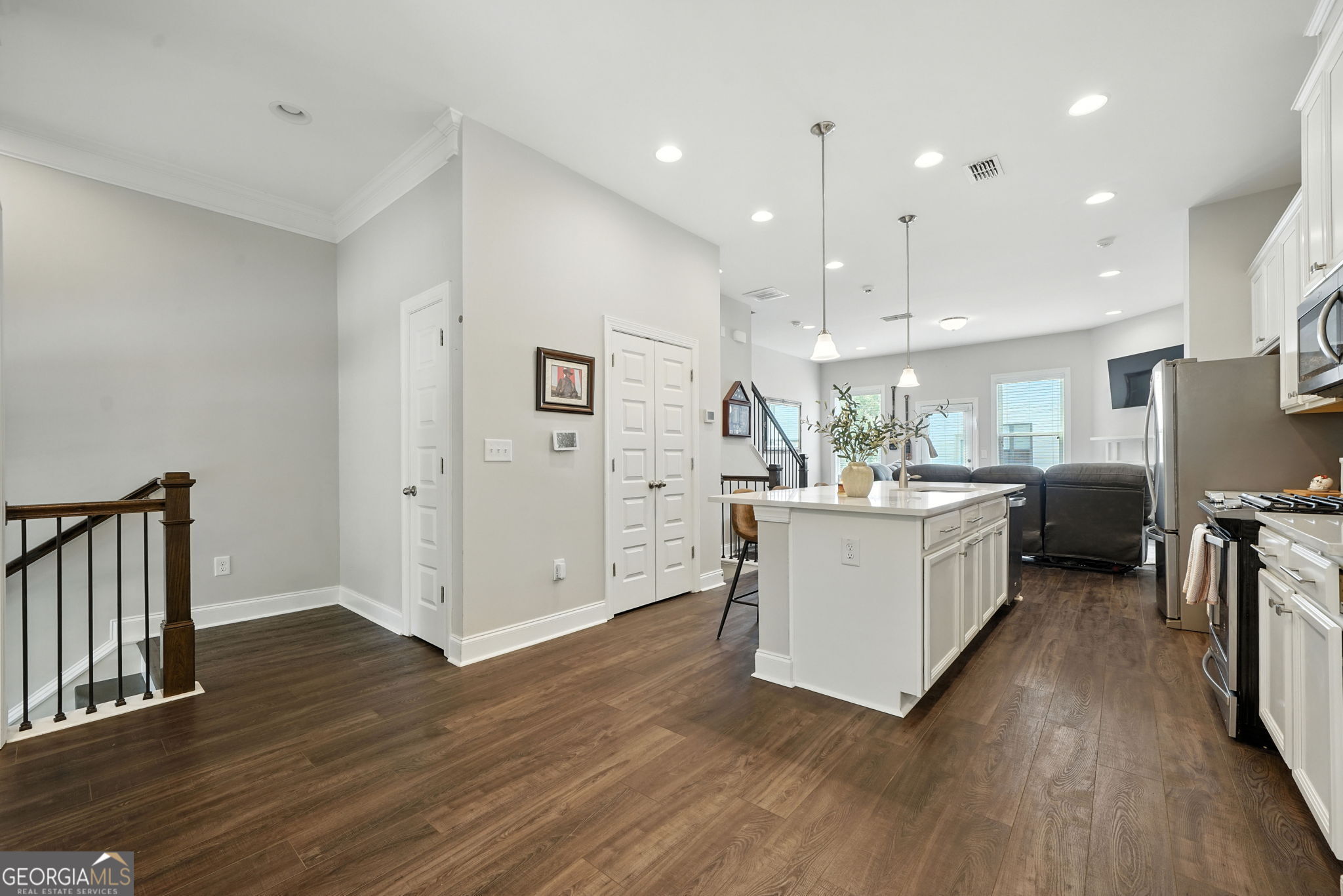 705 Bismark RD NE
