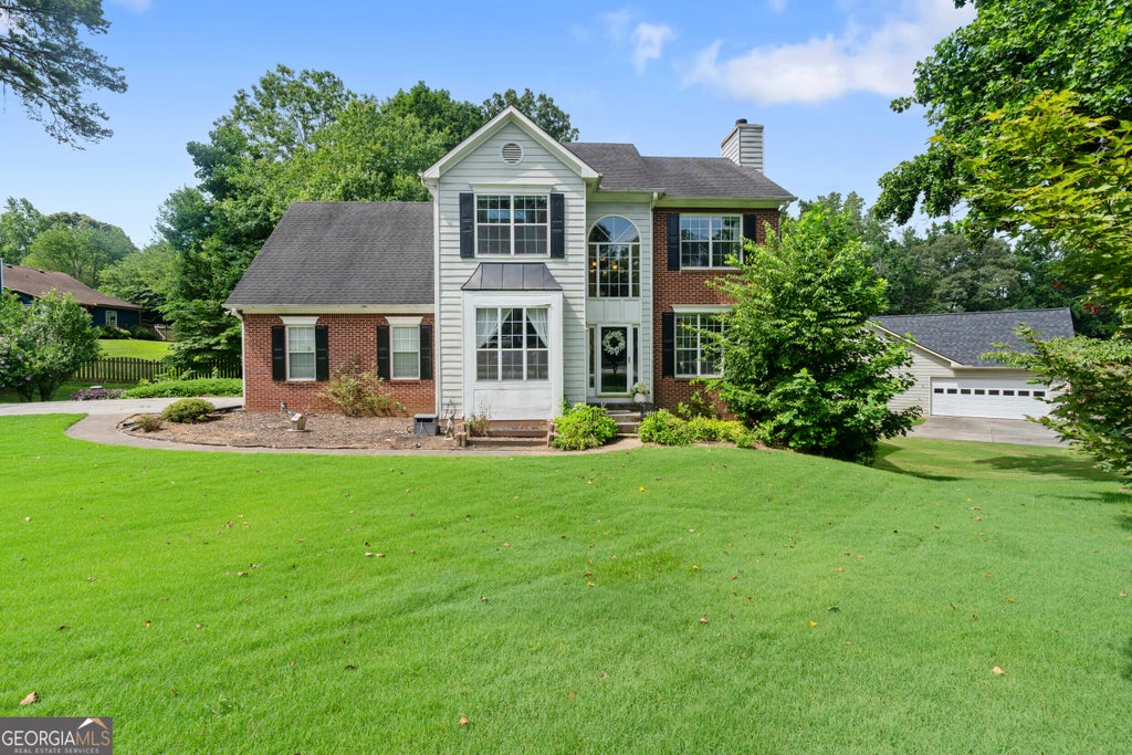 Photo of 5660 Bridle Glen Drive, Sugar Hill, GA 30518 (MLS # 10801644)