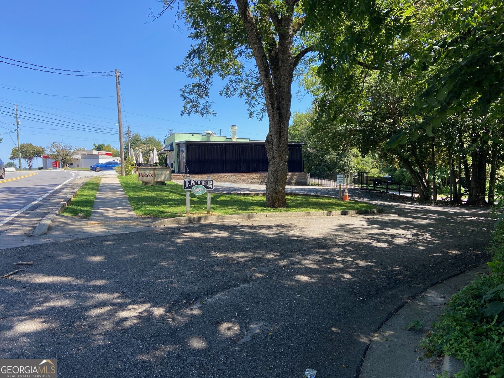 270 Main Street East