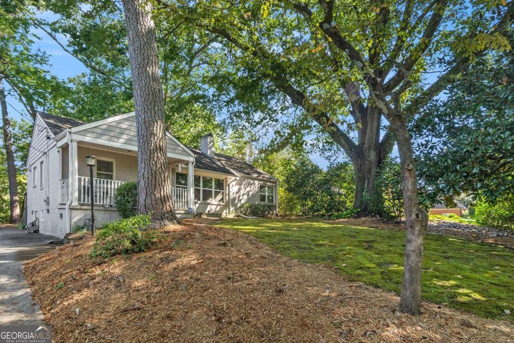 Photo of 526 Rock Springs Road NE, Atlanta, GA 30324 (MLS # 10799945)