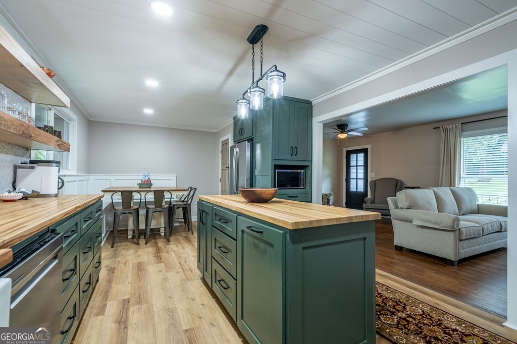 Photo of 236 Pioneer Trail, Cartersville, GA 30121 (MLS # 10580870)