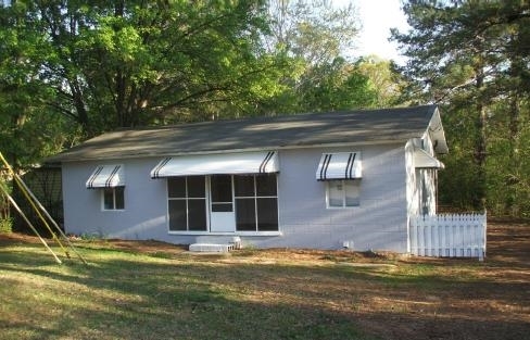 This 2 beds one bath ranch with a private level back yard is a perfect investment home. Located in downtown Jonesboro, near shops, restaurant, and Marta transit bus stop. Please make advance appointment with the agent, currently the property occupied by tenant.