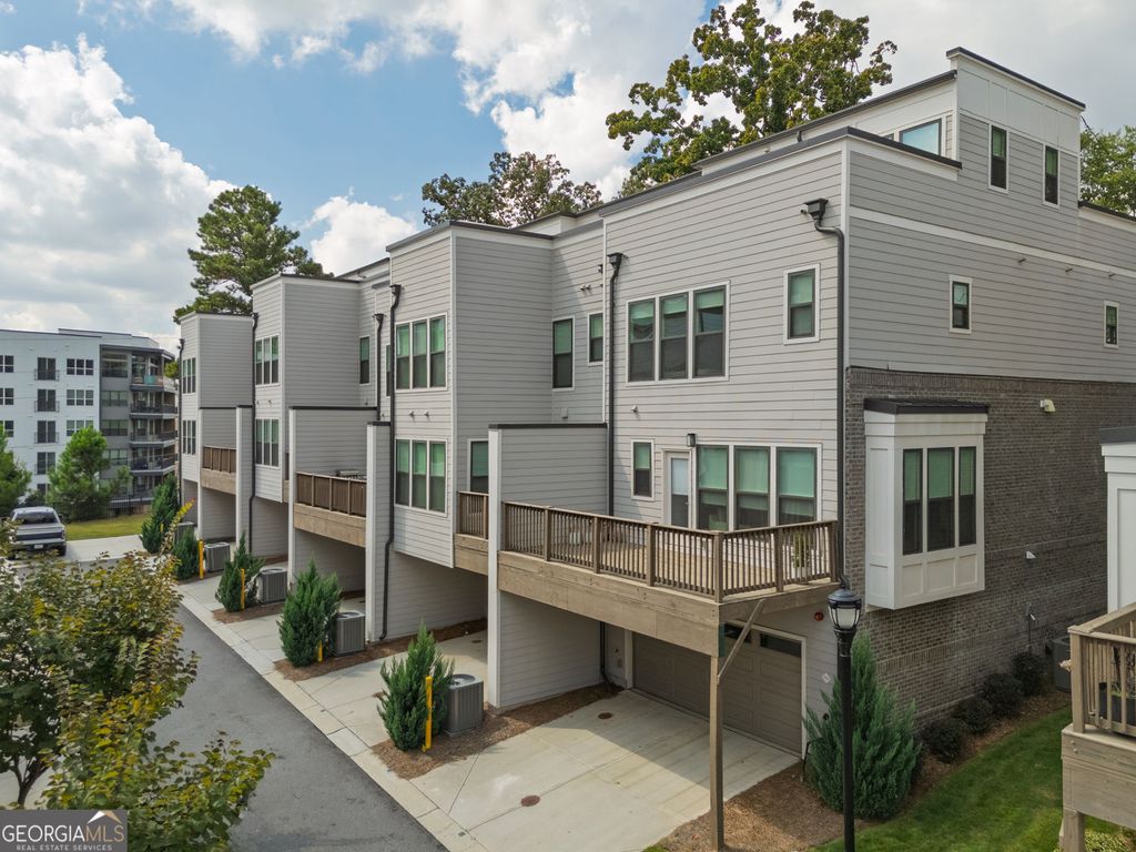 Photo of 1012 Burnside Lane NW, Atlanta, GA 30318 (MLS # 10678319)