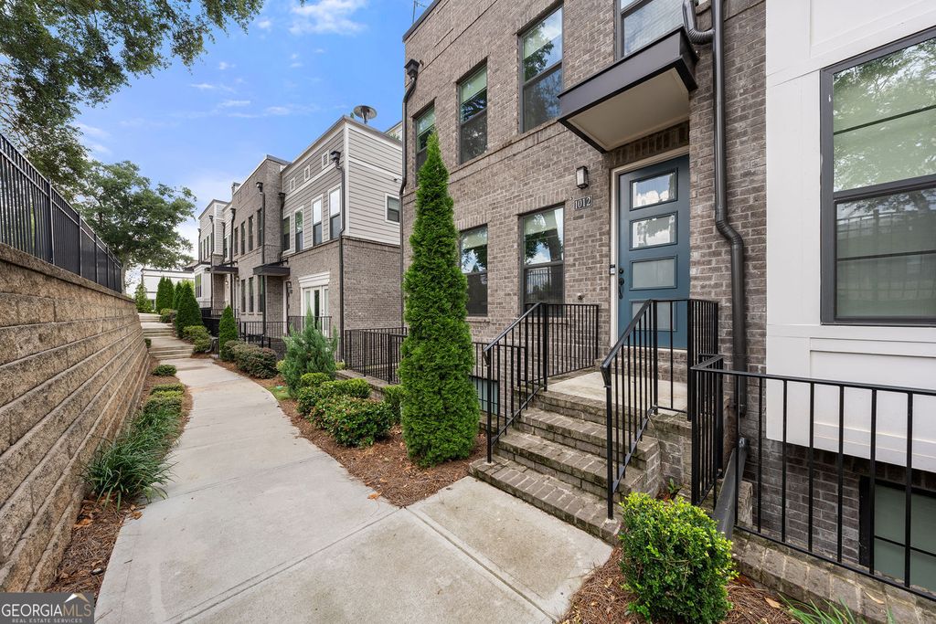Photo of 1012 Burnside Lane NW, Atlanta, GA 30318 (MLS # 10678319)