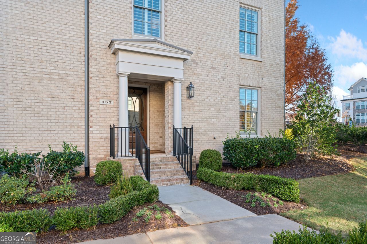 152 Grand CRES