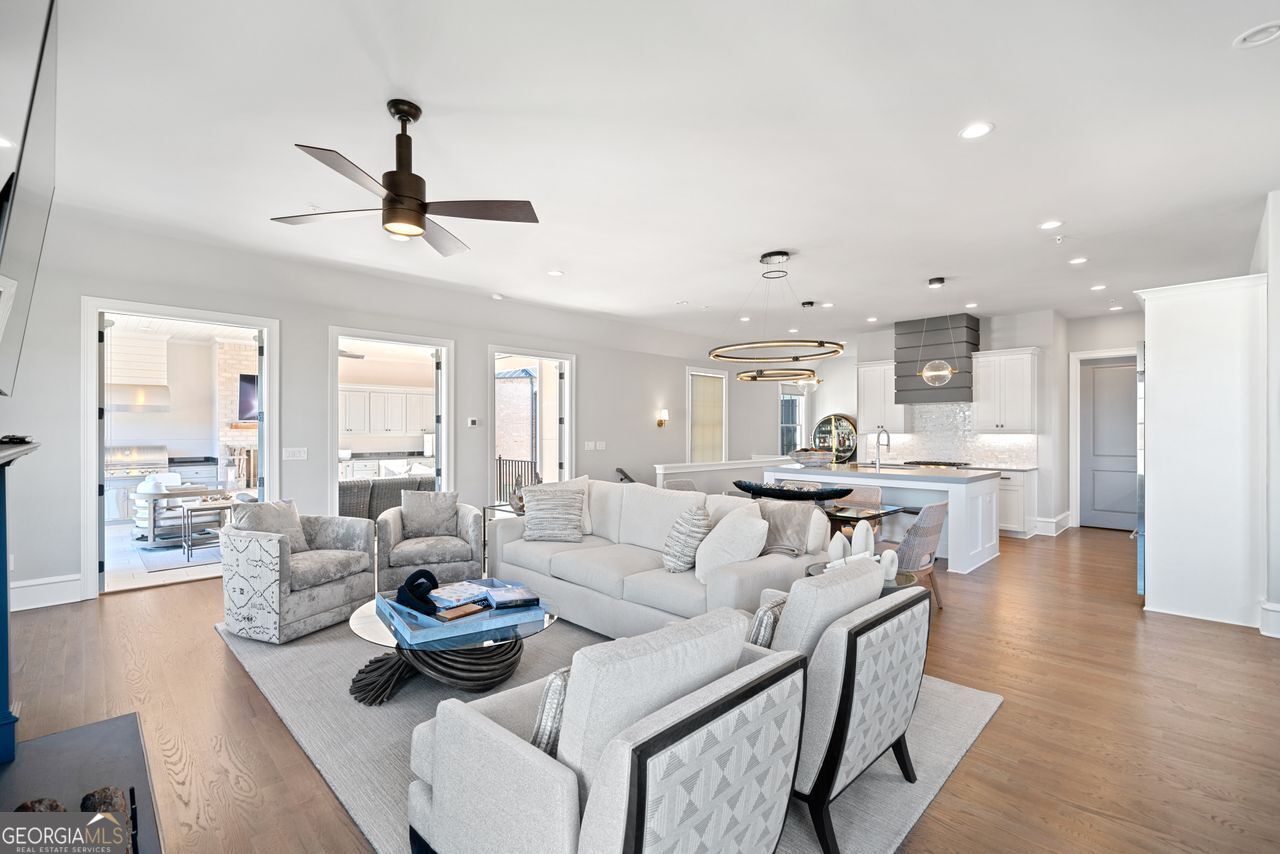 152 Grand CRES