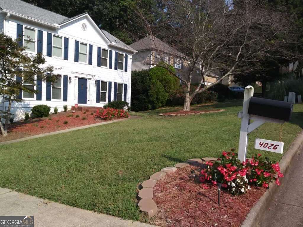 Welcome home to Flowers Crossing Community. Enjoy the convenient of this house location. This is a swim tennis community that your family can enjoy. House is move in ready. Please call for more information or schedule a tour.
