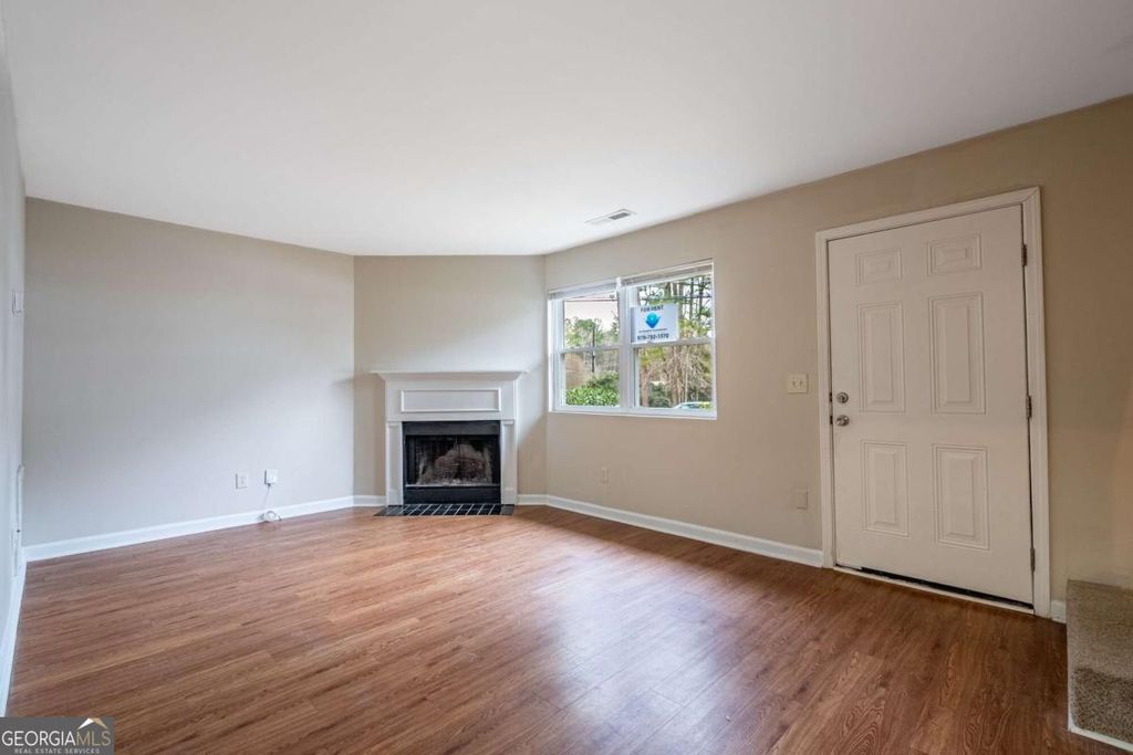 Photo of 114 Bentley Parkway #B, Woodstock, GA 30188 (MLS # 10704197)