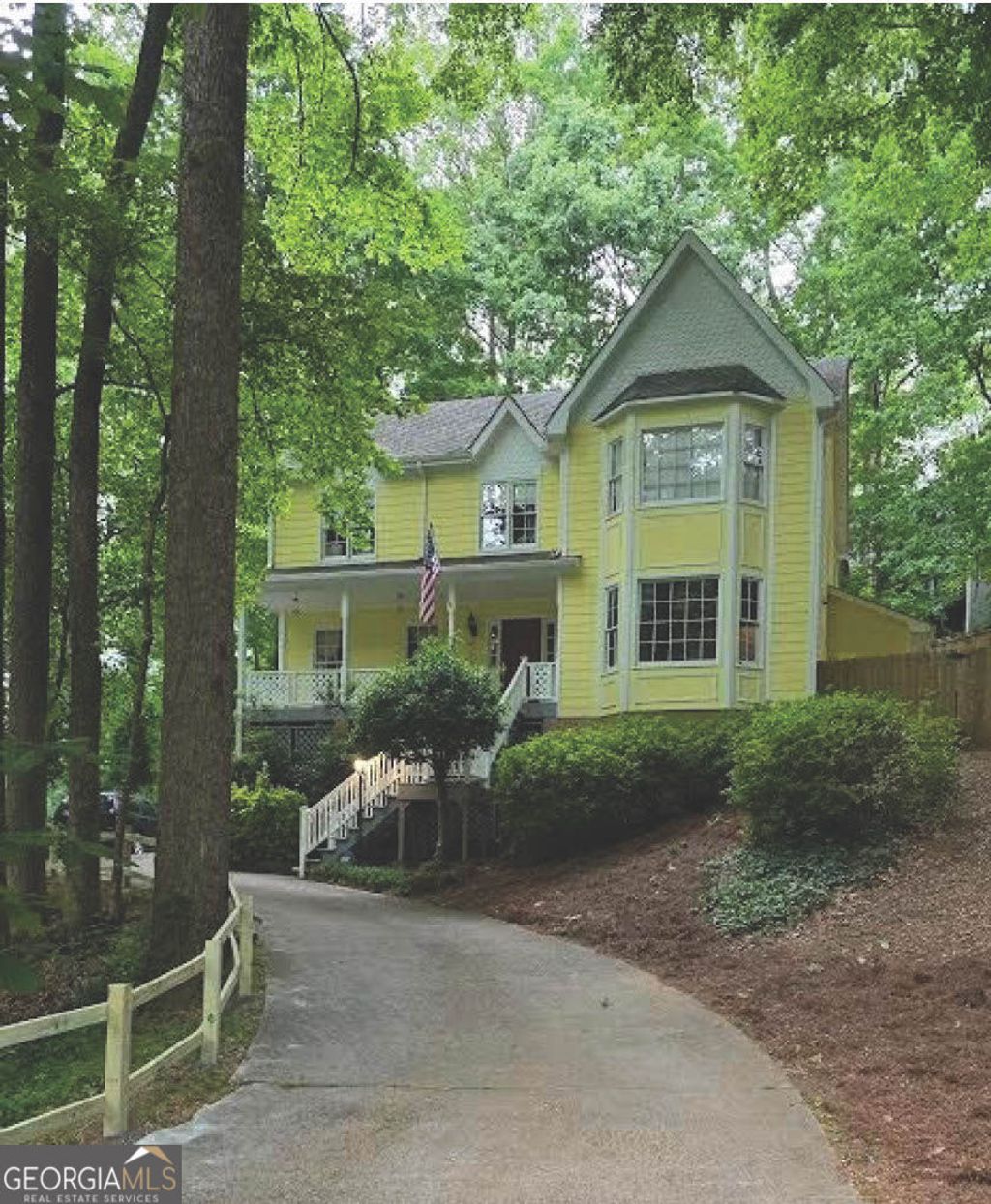 Photo of 11690 Highland Colony Drive, Roswell, GA 30075 (MLS # 10760689)