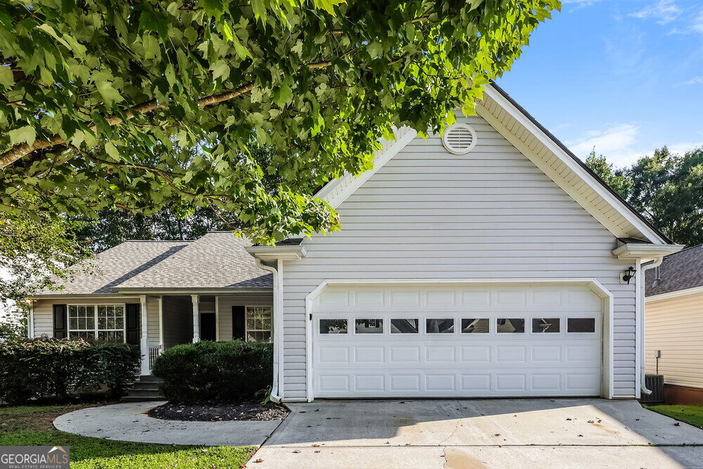 Photo of 418 Baldwin Court, Newnan, GA 30263 (MLS # 10851058)