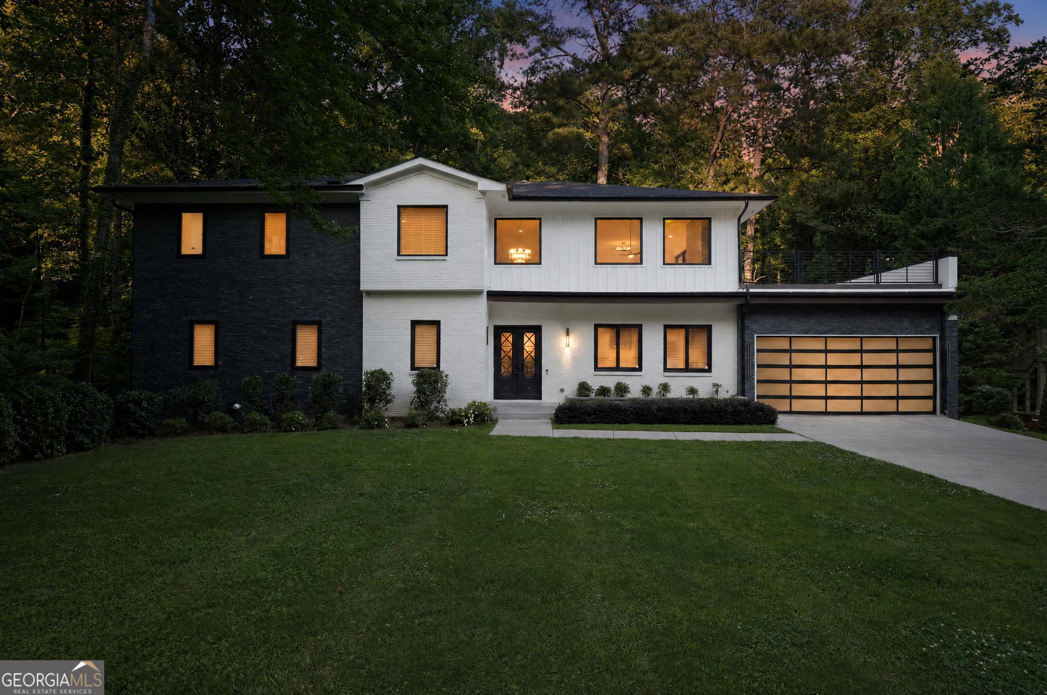 5285 Mount Vernon PKWY