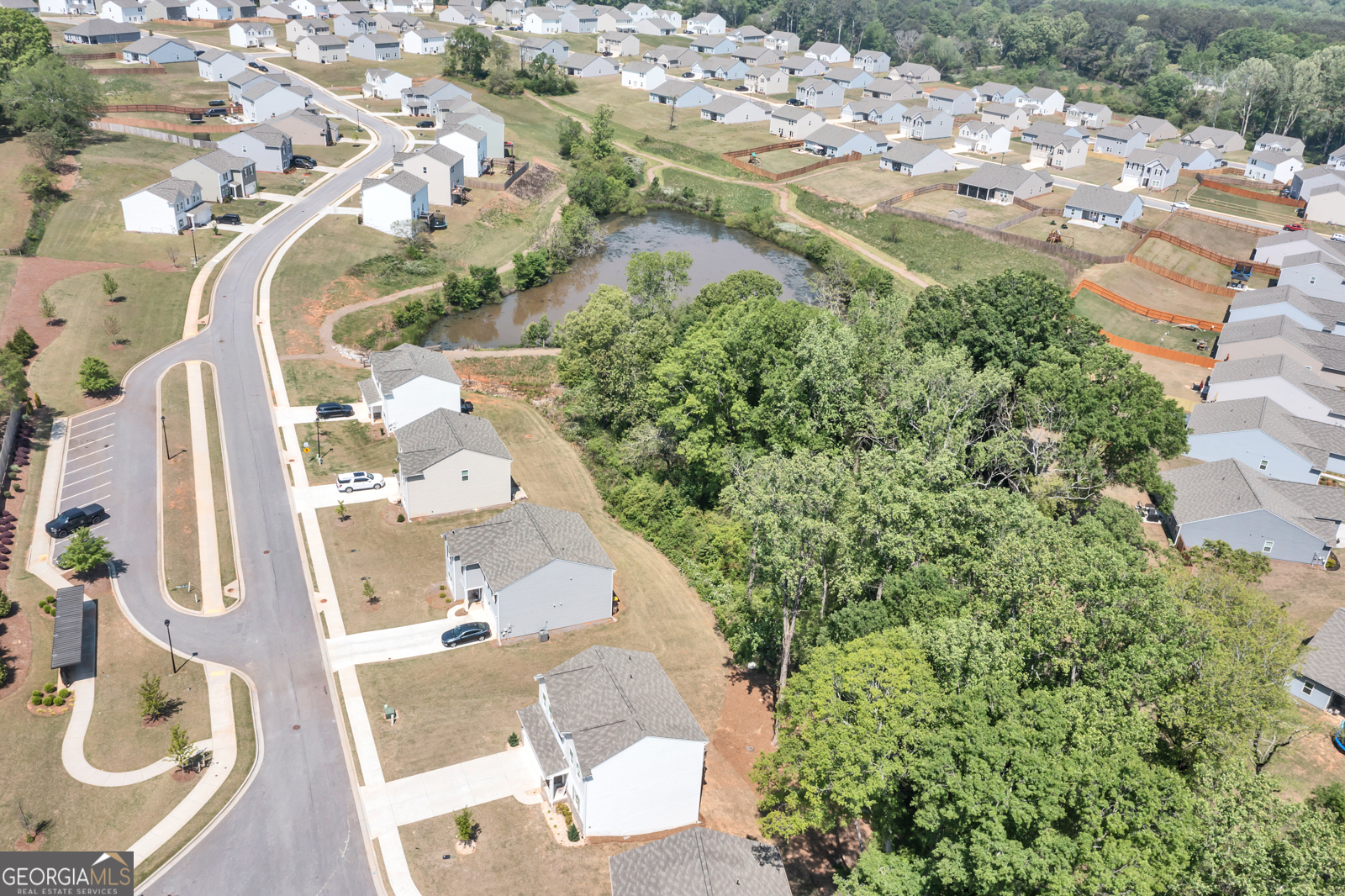 289 Pond CT