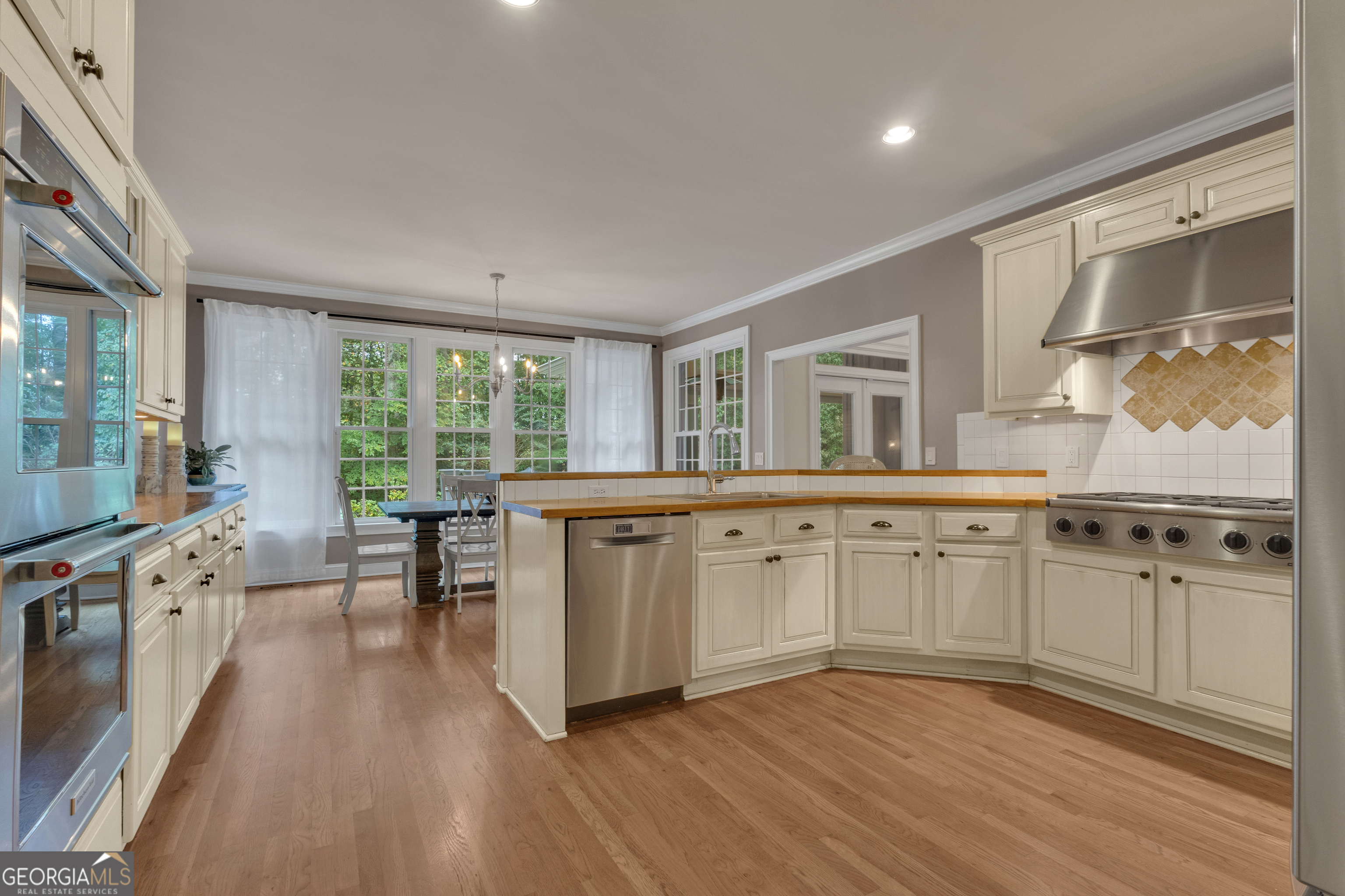 Peachtree City, Georgia 30269, United States, 5 Bedrooms Bedrooms, ,5 BathroomsBathrooms,Residential,Active,219889