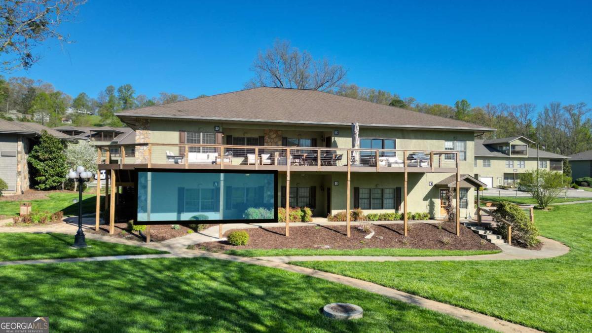 1688 Lakeview DR