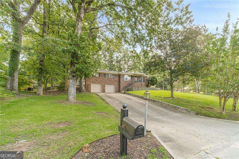 397 Hollywood CIR
