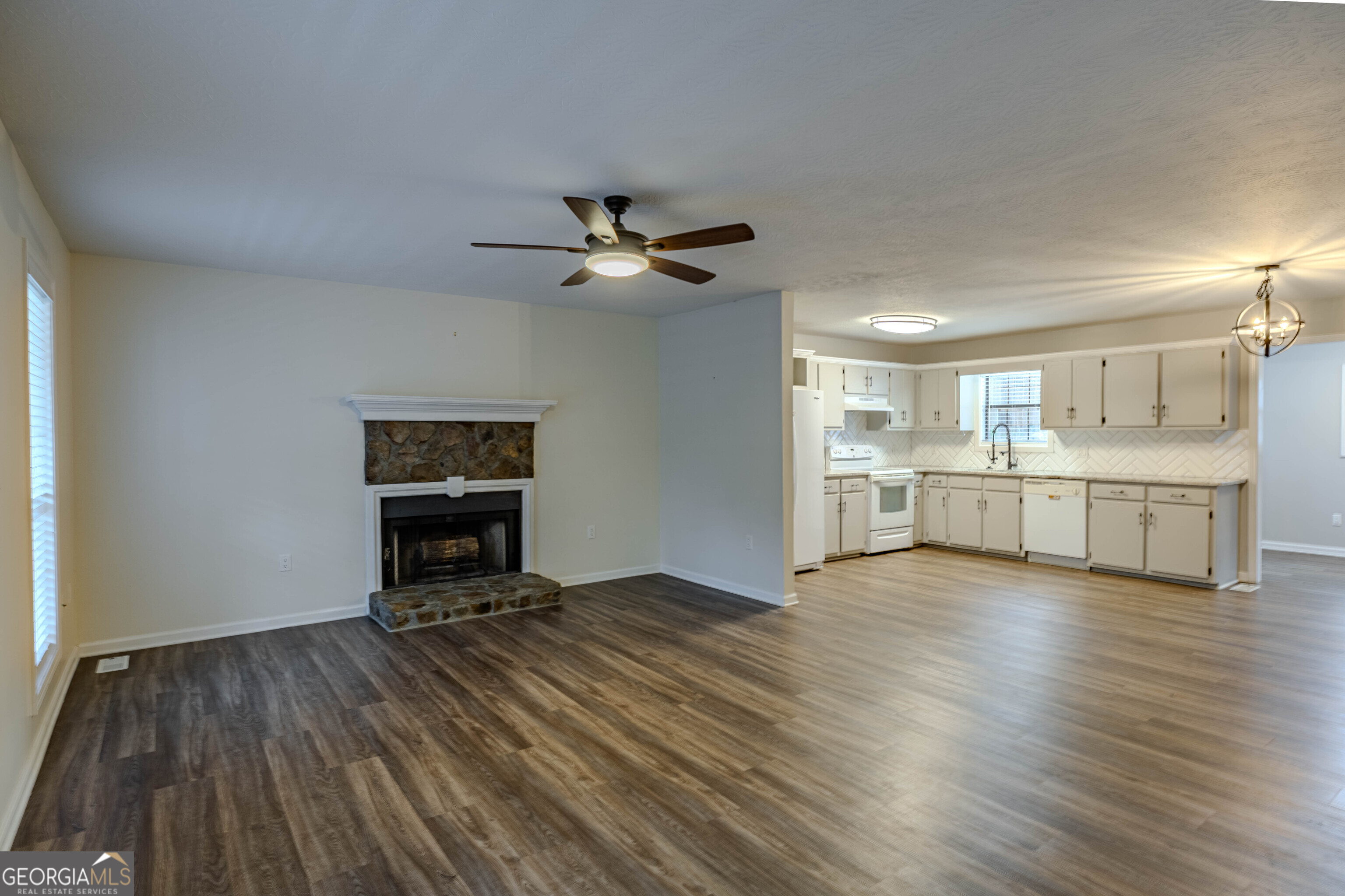 1673 Blacks Bluff RD SW