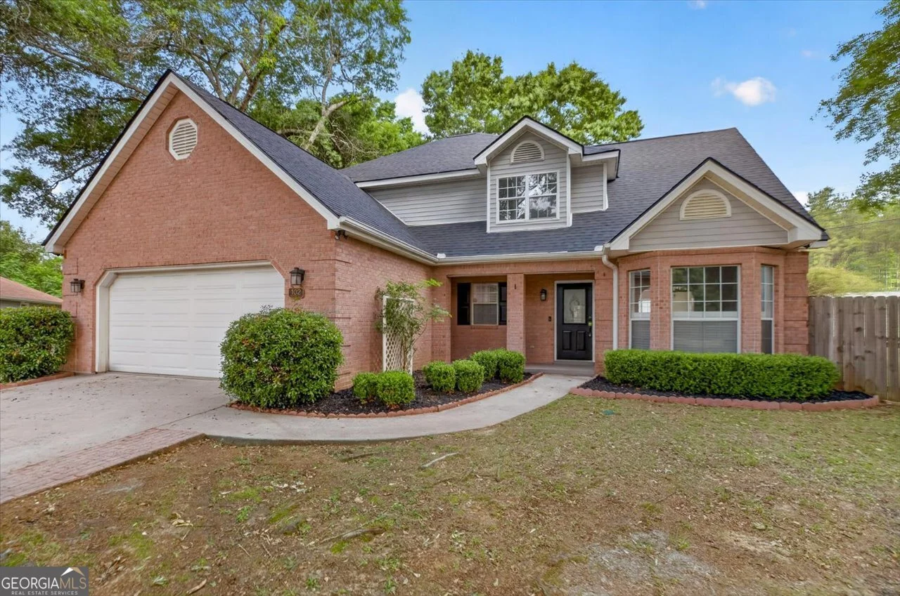 102 Applegate Court