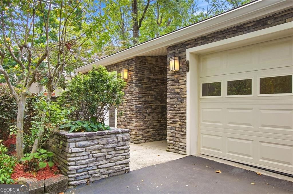64 Basswood CIR