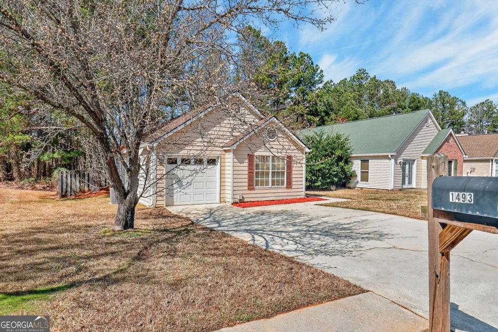 Photo of 1493 Fall Creek Trace N, Douglasville, GA 30134 (MLS # 10701727)