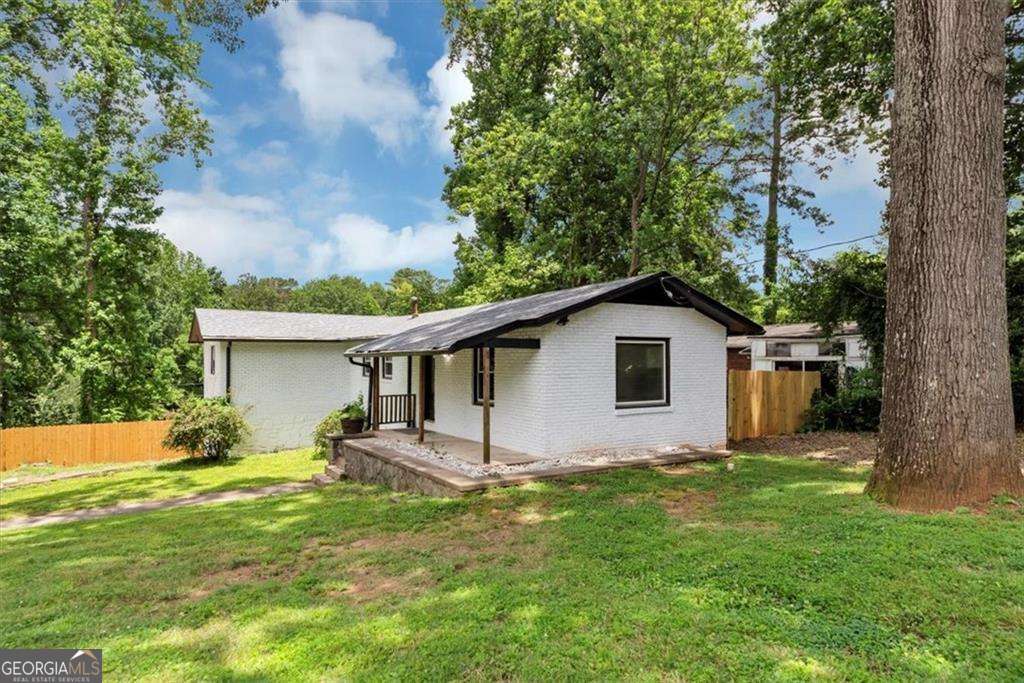 3807 Greenhill DR
