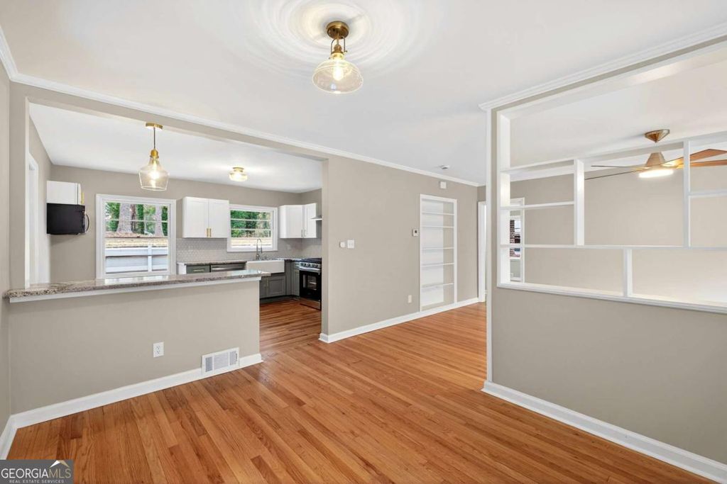 Photo of 2907 Cloverhurst Drive, Atlanta, GA 30344 (MLS # 10684601)