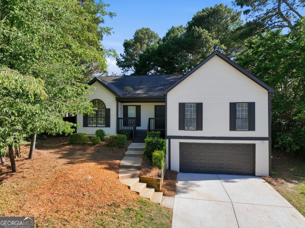 Photo of 1820 Stone Forest Drive, Lawrenceville, GA 30043 (MLS # 10768682)