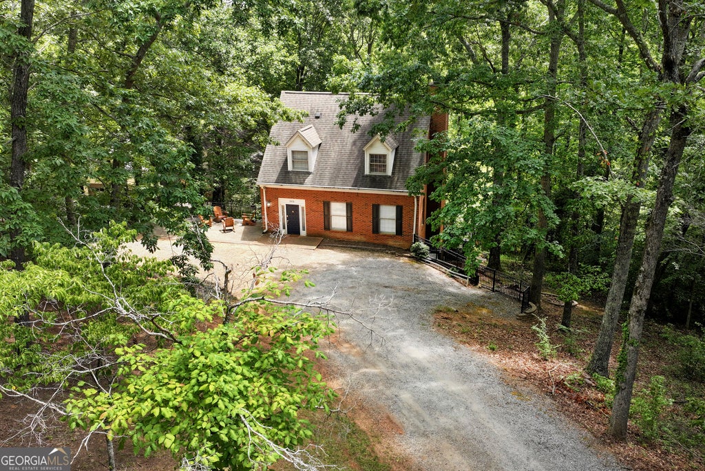 Photo of 3978 Pine Shore Circle, Gainesville, GA 30501 (MLS # 10826864)