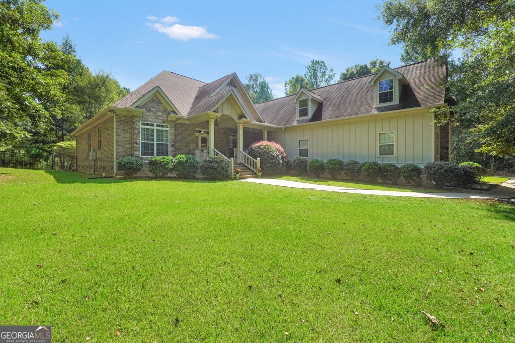 Photo of 505 Crescent Drive, Forsyth, GA 31029 (MLS # 10848451)