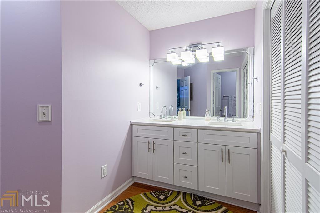 Oaks of Dunwoody - Residential