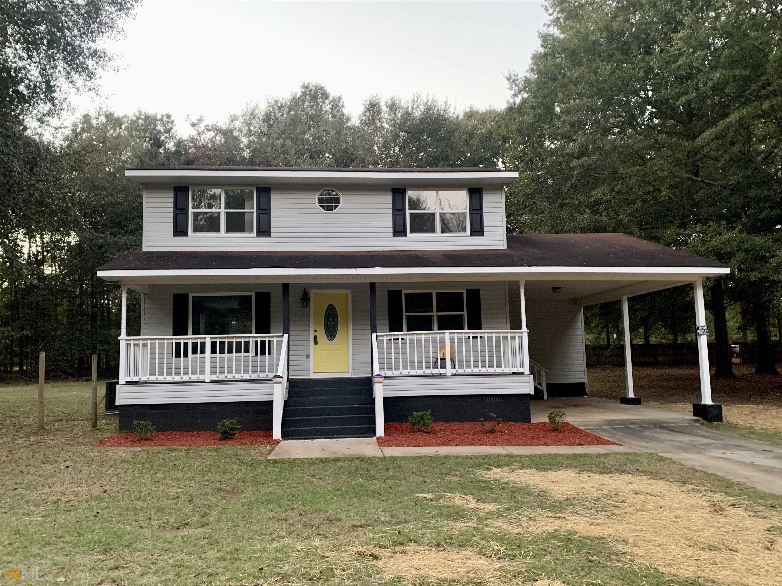 Imagine sitting on the front porch sipping your morning brew. This 3 bed, 2.5 Bath sits on approx 1.5 acres, located on the corner of Lakeview & Ellison in the established Christopher Hills subdivision. This old-world charm offers a bit of seclusion and comfort right on your own property. It boasts several new concepts that you'll want to see for yourself! Schedule a tour today.
