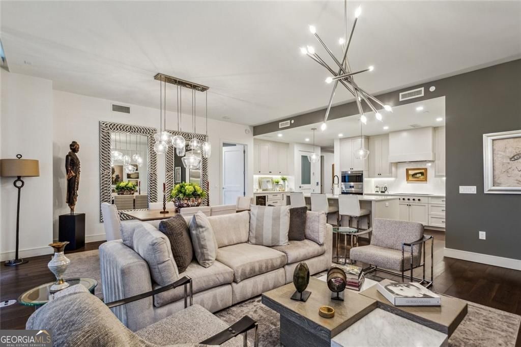 Photo of 2520 Peachtree Road #602, Atlanta, GA 30305 (MLS # 10693647)