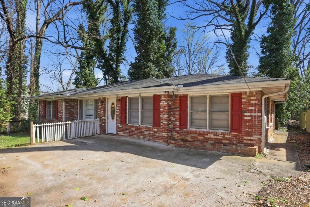 Photo of 1548 Sylvan Road SW, Atlanta, GA 30310 (MLS # 10710250)