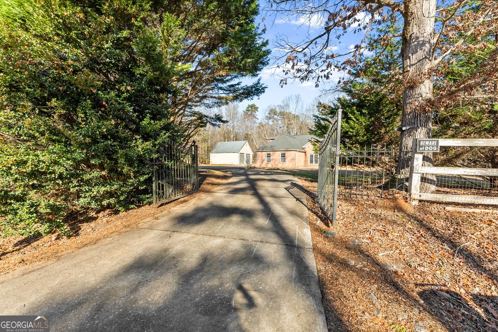 Photo of 5267 Old Hickory Place, Gainesville, GA 30506 (MLS # 10660608)