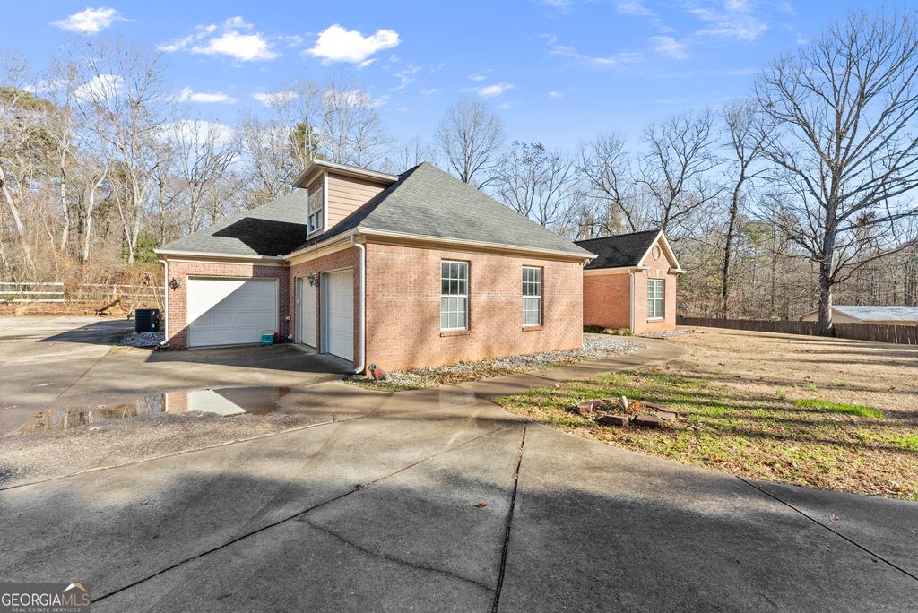 Photo of 5267 Old Hickory Place, Gainesville, GA 30506 (MLS # 10660608)