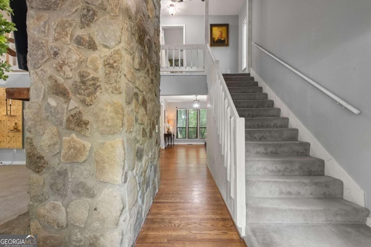 638 Green Valley DR SE